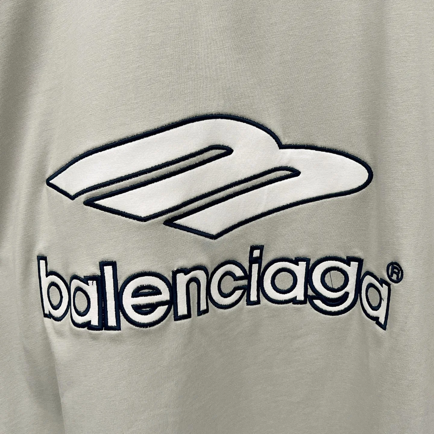 💰P135 【 . Quality】BALENCI*GA/ FOo TBALLSeries 。 3B V T 。 ， ， 。 SS 26 New Arrival。 ， 。 。 Authentic ， 。 。 260 ， . ， 。 。 ， 。 ， ， 。 。 。 OS . Same Style ：BL 265098 ：Black，Blue， Size：XS S M L